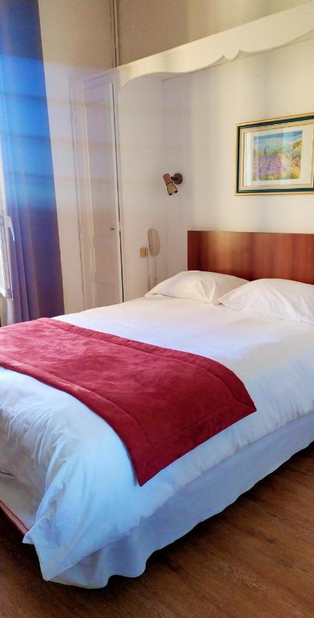 Hotel Le Postillon Pau Exterior foto